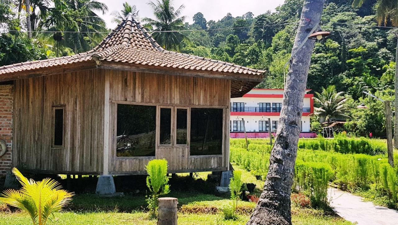 Revive Lampung Krui King Resort Ngoại thất bức ảnh
